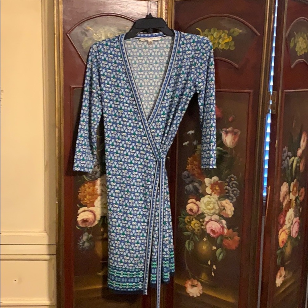 Max studio wrap dress